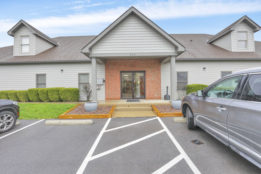 Primary Photo Of 676 Brook Hollow, Gahanna Office For Sale