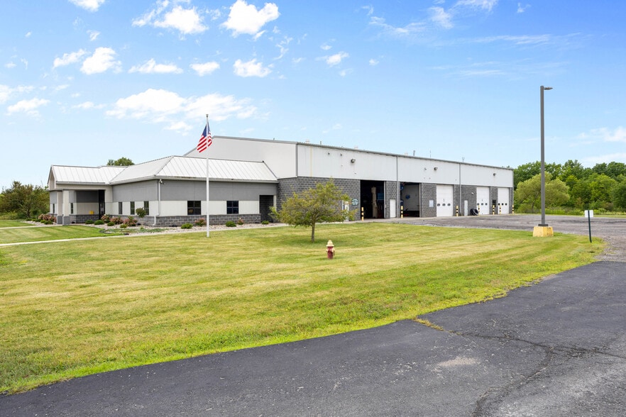 Primary Photo Of 2926 Lakeville Rd, Avon Warehouse For Lease
