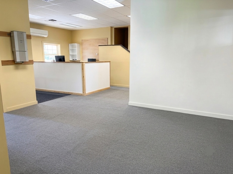 More Photos Of 54 Bridge St, White River Junction General Retail For Lease