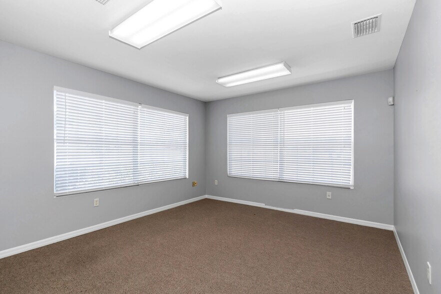 More Photos Of 7365 SW 38th St, Ocala Warehouse For Lease