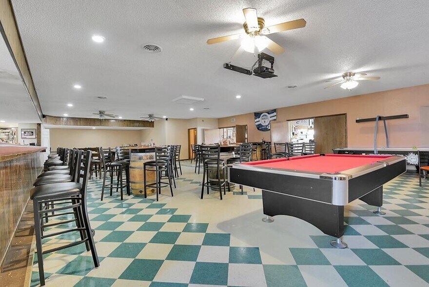 More Photos Of 1939 Acacia Ave, Sutter Restaurant For Sale