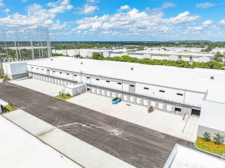 More Photos Of 311 Racetrack Loop, Pompano Beach Unknown For Lease