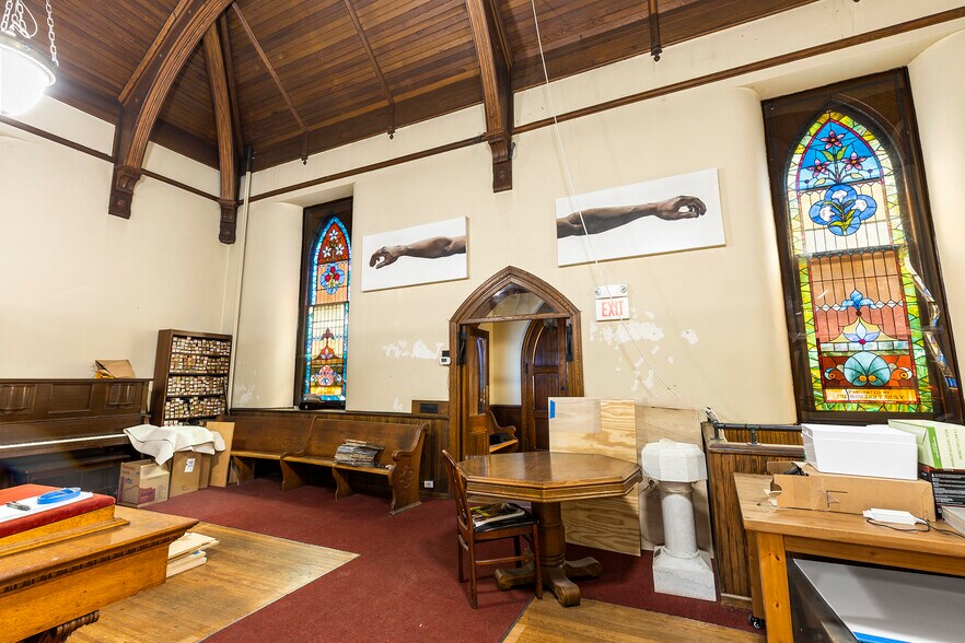More Photos Of 2460 Mount rd, Aston Township Movie Radio TVStudio For Sale