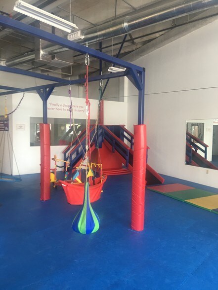 More Photos Of 13115 W Okeechobee Rd, Hialeah Storefront Retail Office For Lease