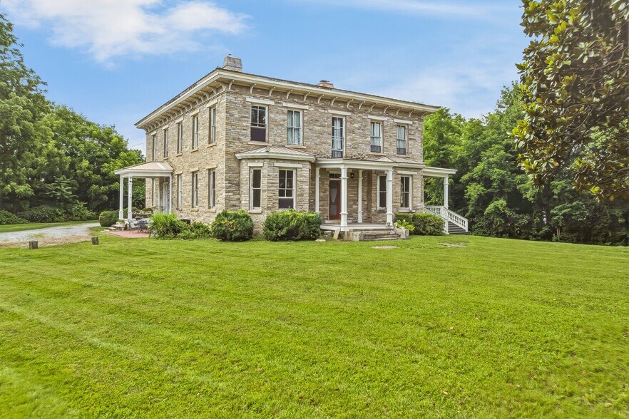 Primary Photo Of 31 Meadows Blake House Ln, Fletcher Medical For Sale