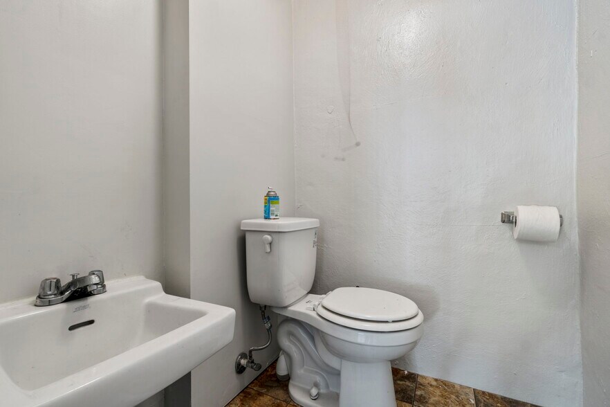 More Photos Of 12880 Avenue of the Giants, Myers Flat General Retail For Sale