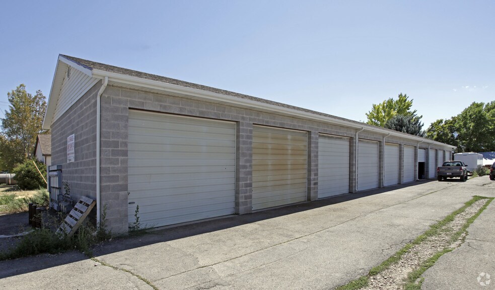 More Photos Of 1655 W Maple St, Mapleton Warehouse For Lease