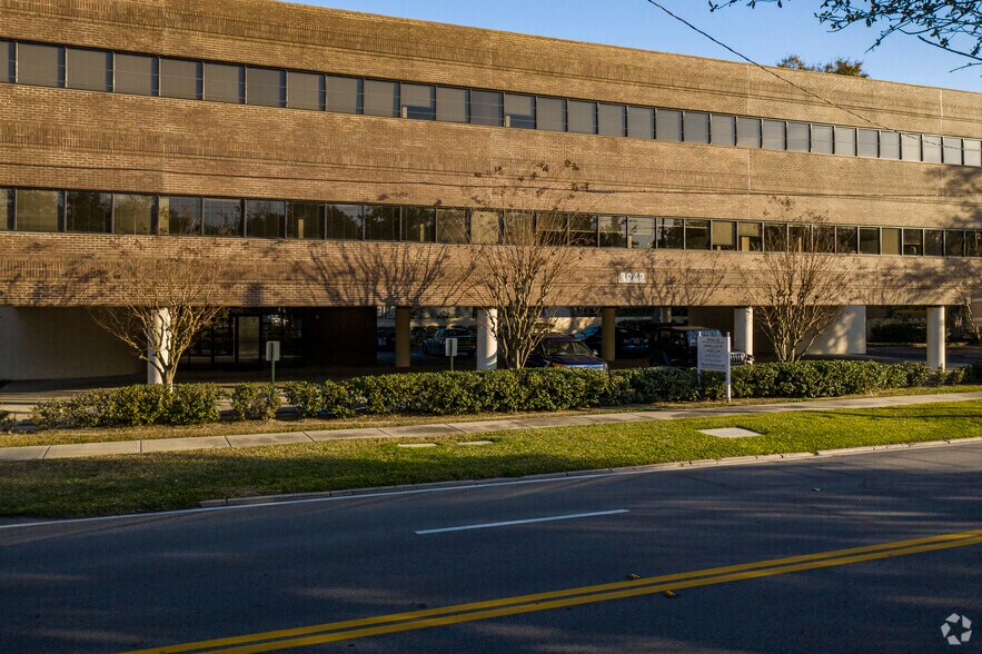 More Photos Of 3242 Henderson Blvd, Tampa Office For Lease
