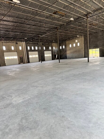 More Photos Of 2200 E Chisholm Dr, Nampa Showroom For Lease