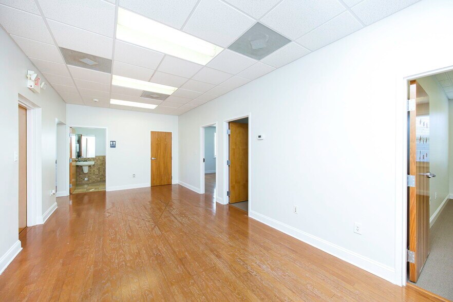 More Photos Of 14411 Justice Rd, Midlothian Medical For Lease