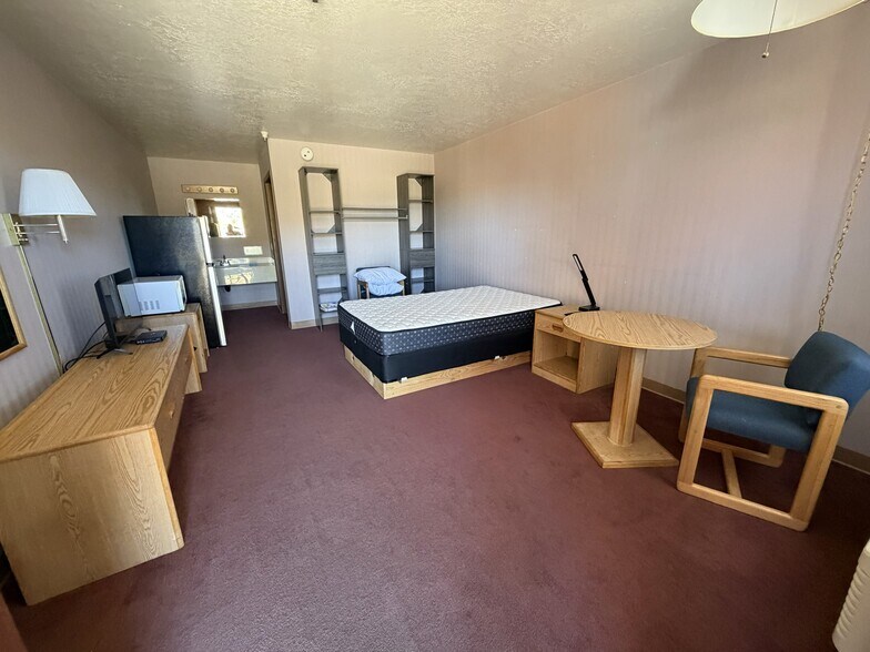 More Photos Of 380 W Main St, Escalante Hotel For Sale