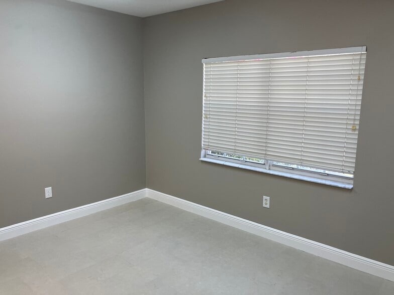 More Photos Of 3216 Cove Bend Dr, Lutz Medical For Sale