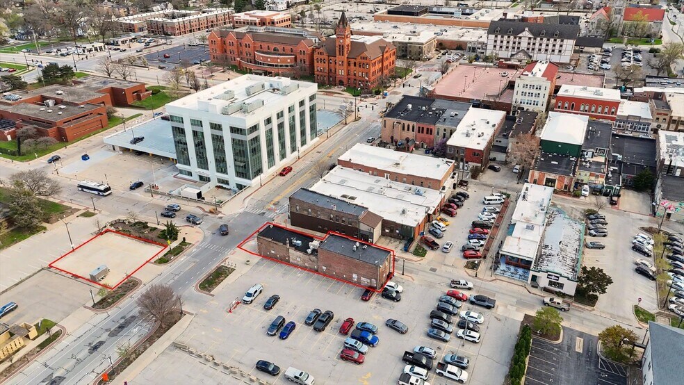 More Photos Of 201 N Broadway Ave, Urbana Restaurant For Sale