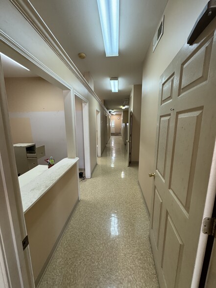 More Photos Of 206 Main St, Gleason Office For Sale