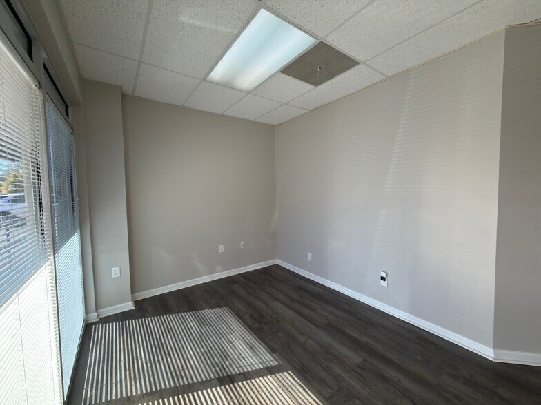 More Photos Of 1030 Oakland Ave, Rock Hill Office For Lease