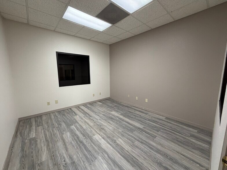 More Photos Of 13609 Archer Dr, Laredo Warehouse For Lease