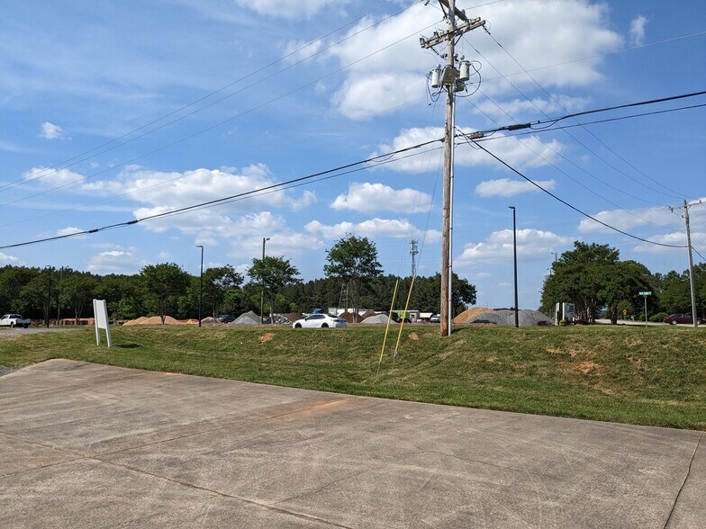 More Photos Of 5025 Old York Rd, Rock Hill Distribution For Lease