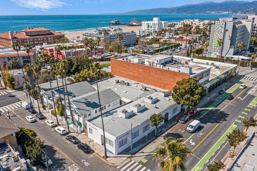 More Photos Of 145-147 Bay St, Santa Monica Loft Creative Space For Lease