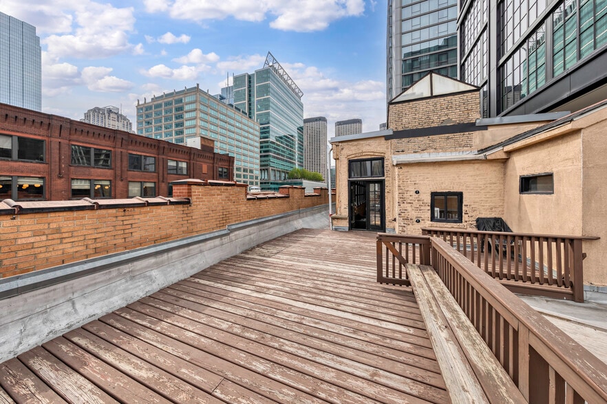 Primary Photo Of 601 W Randolph St, Chicago Office For Sale