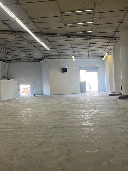 More Photos Of 1412 S Alameda St, Los Angeles Warehouse For Lease