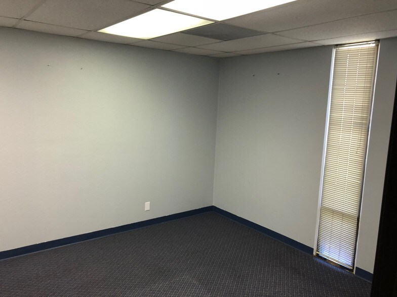 More Photos Of 7177 Convoy Ct, San Diego Unknown For Lease