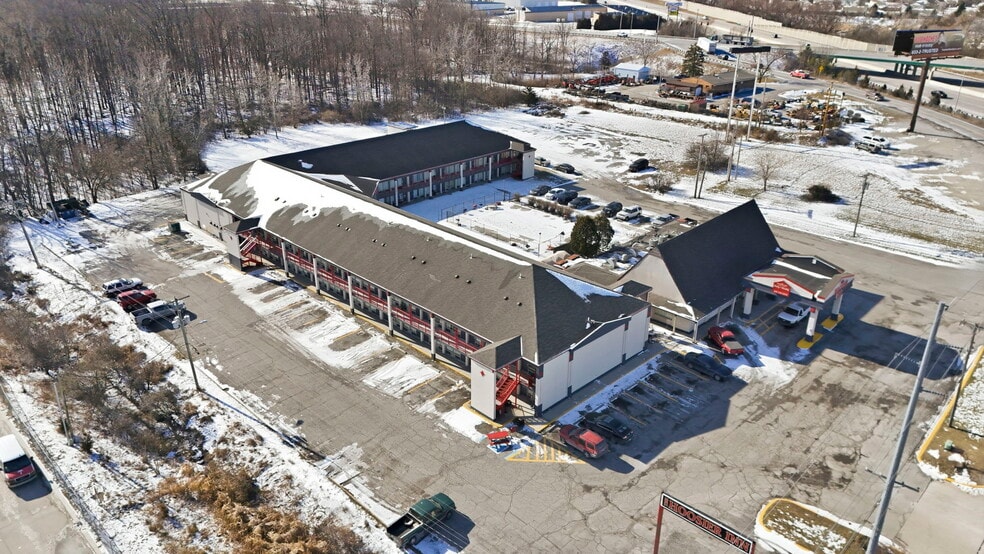 More Photos Of 3527 W Coliseum Blvd, Fort Wayne Hotel For Sale