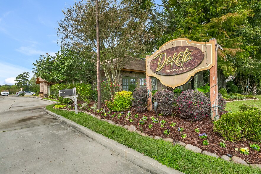 More Photos Of 629 N Highway 190, Covington Restaurant For Sale