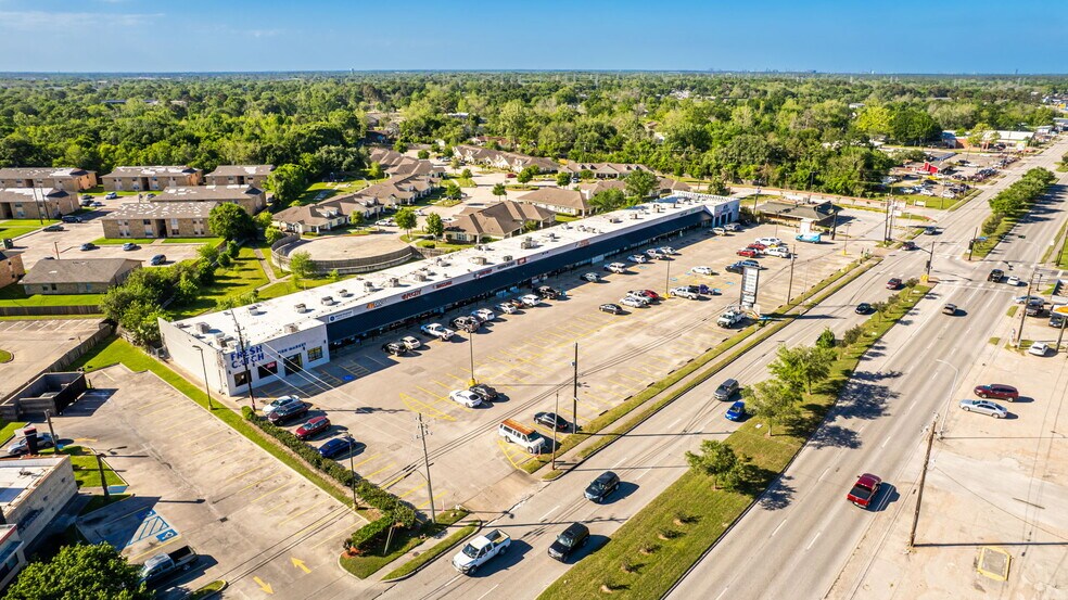 Primary Photo Of 2215-2321 N Alexander Dr, Baytown Storefront For Sale