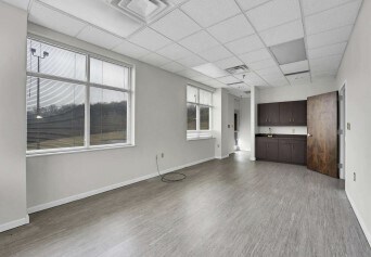 More Photos Of 2497 S Roane St, Harriman Medical For Lease