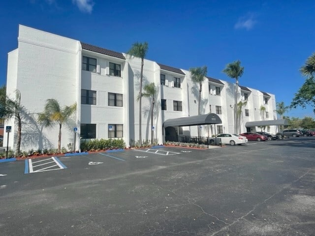 Primary Photo Of 1111 SE Federal Hwy, Stuart Medical For Lease