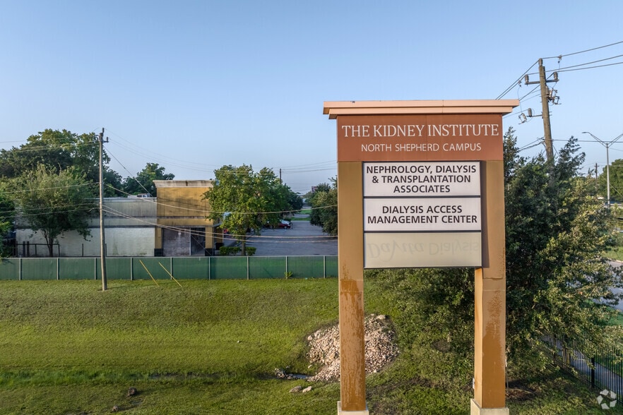 More Photos Of 7272 N Shepherd Dr, Houston Medical For Lease