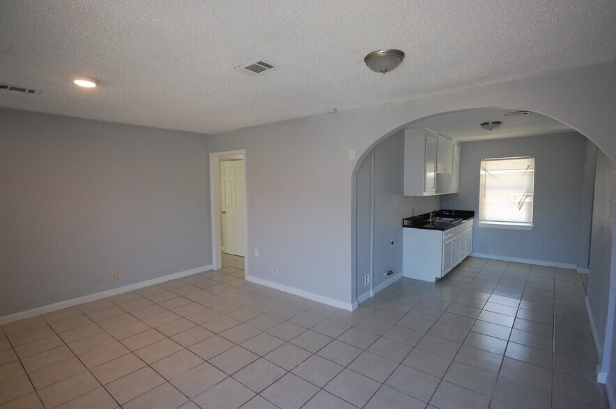 More Photos Of 7419 Long Point Rd, Houston Specialty For Sale