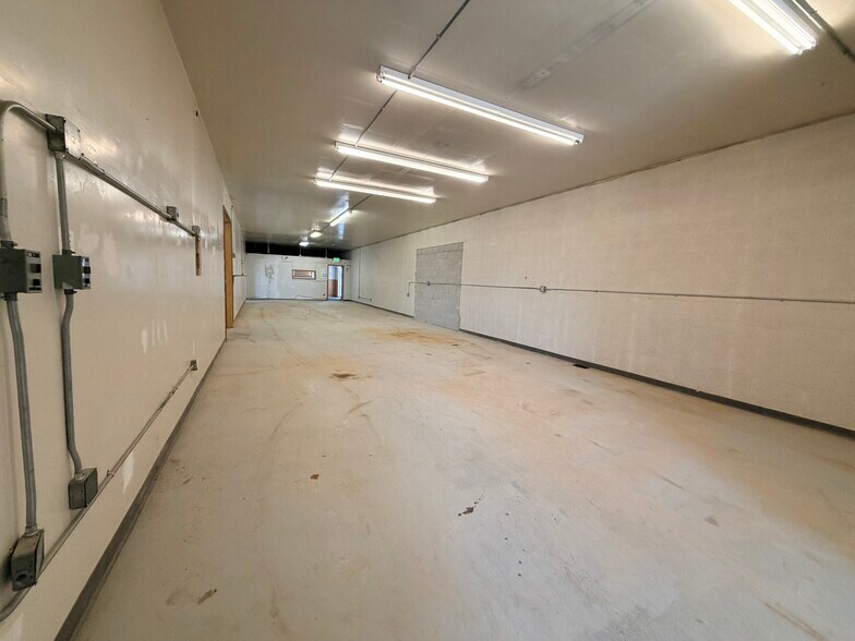 More Photos Of 25 Cash Dr, Mound House Warehouse For Sale