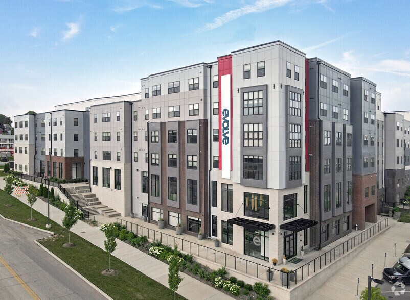 Primary Photo Of 1425 N Dunn St, Bloomington Apartments For Lease