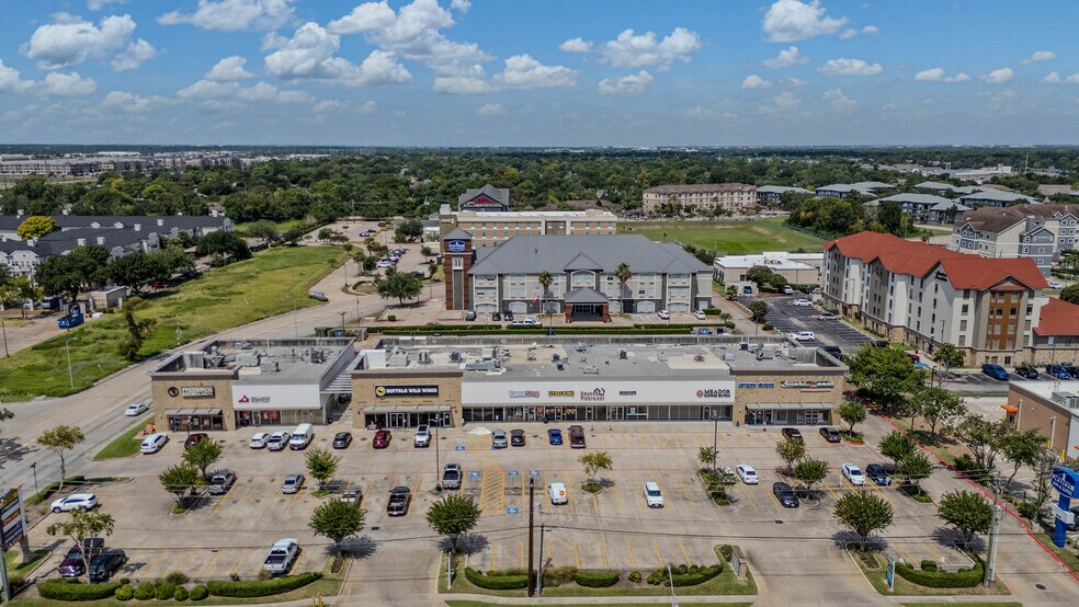 More Photos Of 528 W Bay Area Blvd, Webster Unknown For Lease