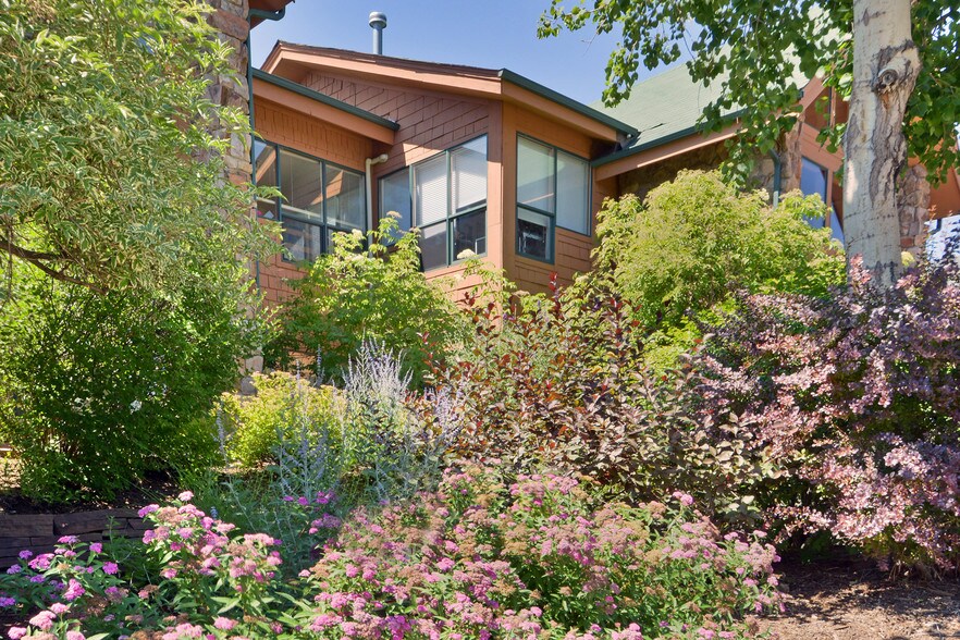 More Photos Of 3005 47th St, Boulder Unknown For Lease