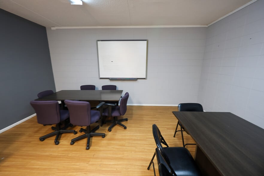 More Photos Of 3005 S Tuttle Ave, Sarasota Religious Facility For Sale