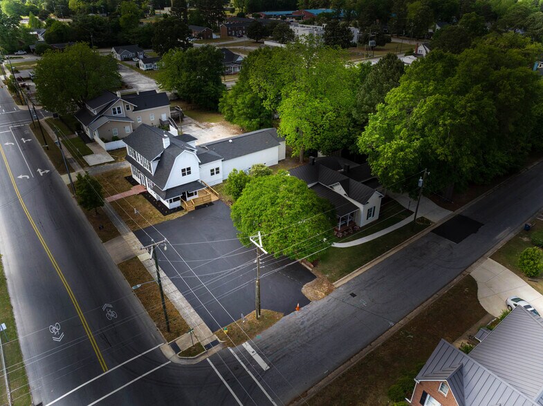 More Photos Of 504 W Broad St, Dunn Office For Sale