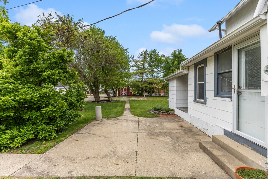 More Photos Of 4103 Broadway, Grove City Freestanding For Sale