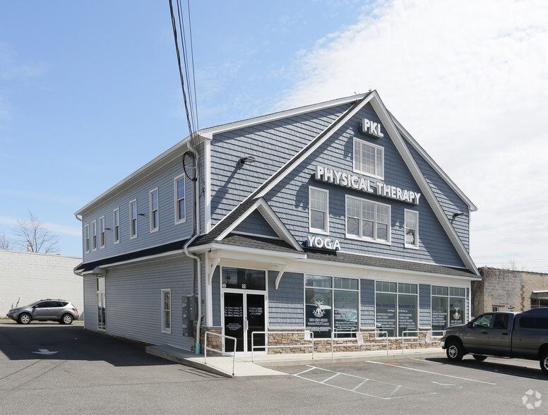 Primary Photo Of 11 Broadway, Amityville Flex For Lease