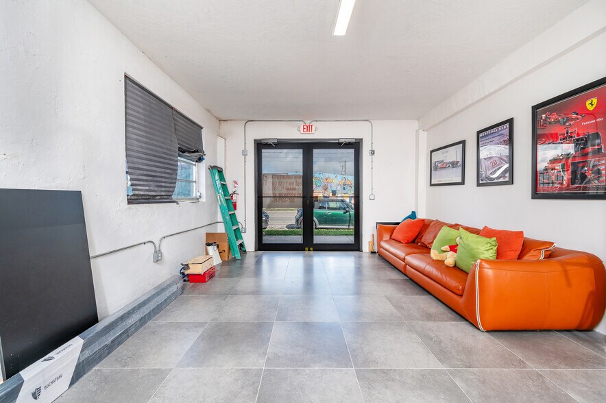 More Photos Of 660-680 NW 71st St, Miami Warehouse For Sale