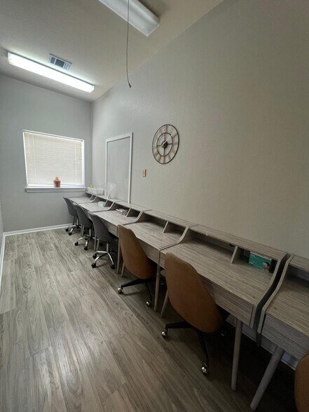More Photos Of 5228 Village Creek Dr, Plano Office For Sale