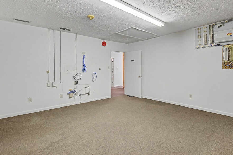 More Photos Of 219 N Main St, Spring Lake Bank For Sale