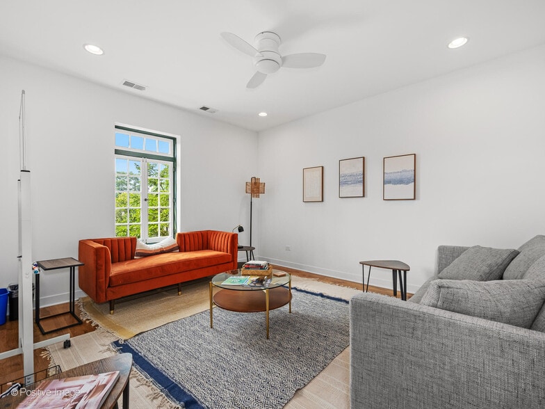 More Photos Of 1817 Church St, Evanston Loft Creative Space For Sale