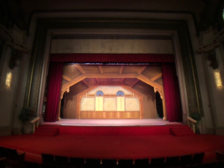 More Photos Of 727 Ohio St, Terre Haute Theater Concert Hall For Sale