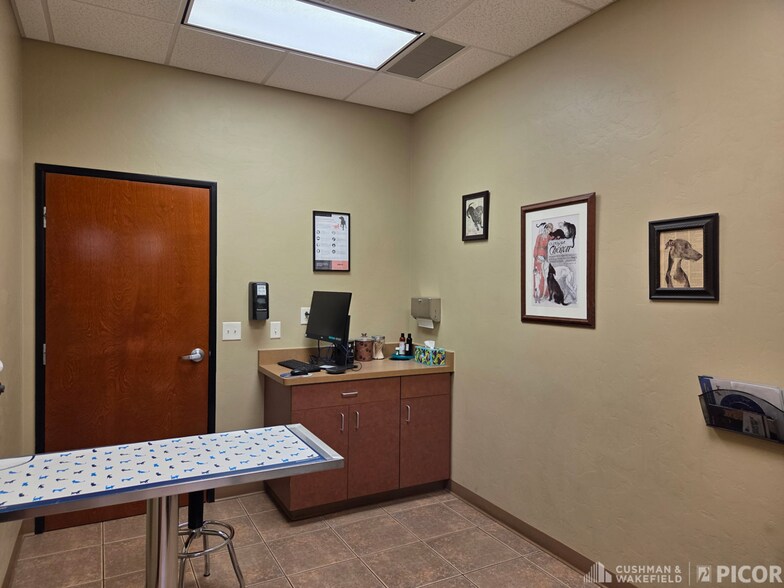 More Photos Of 7313 E Tanque Verde Rd, Tucson Medical For Sale