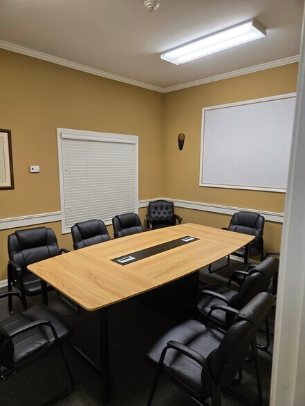 More Photos Of 2964 Ole Bartlett Ct, Memphis Office For Lease