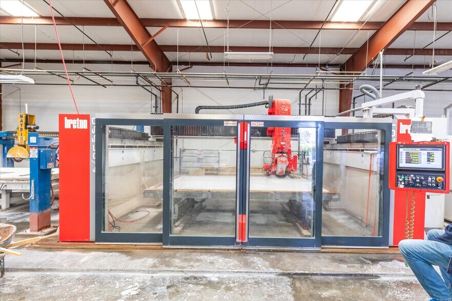 More Photos Of 325 Santa Bella, Paso Robles Warehouse For Lease