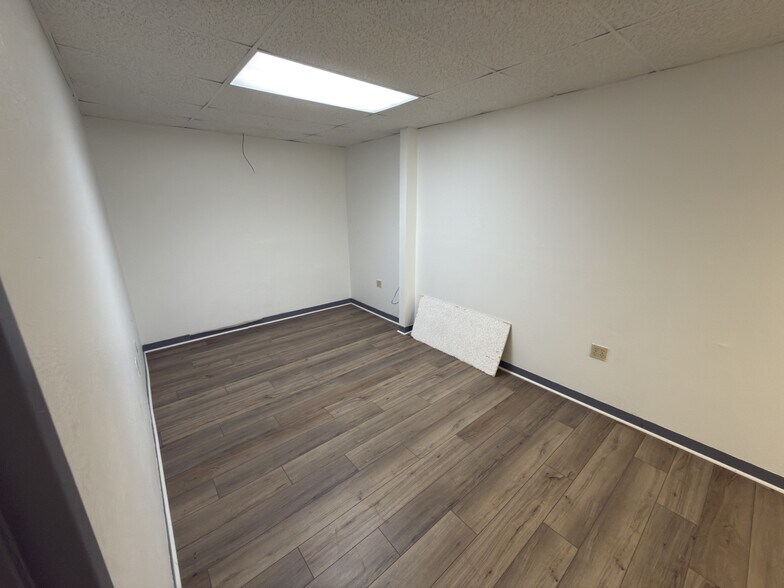 More Photos Of 3885 N Palafox Hwy, Pensacola Warehouse For Sale