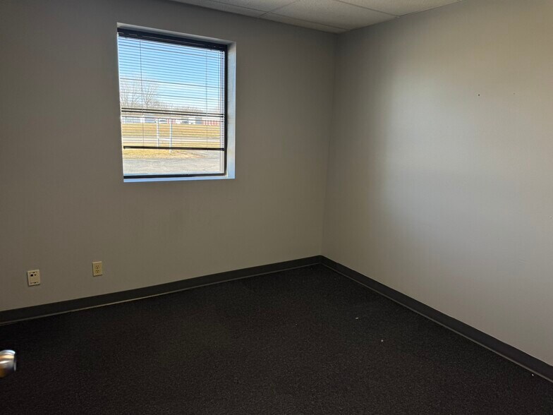 More Photos Of 238 Alexander Ave, Ames Distribution For Lease